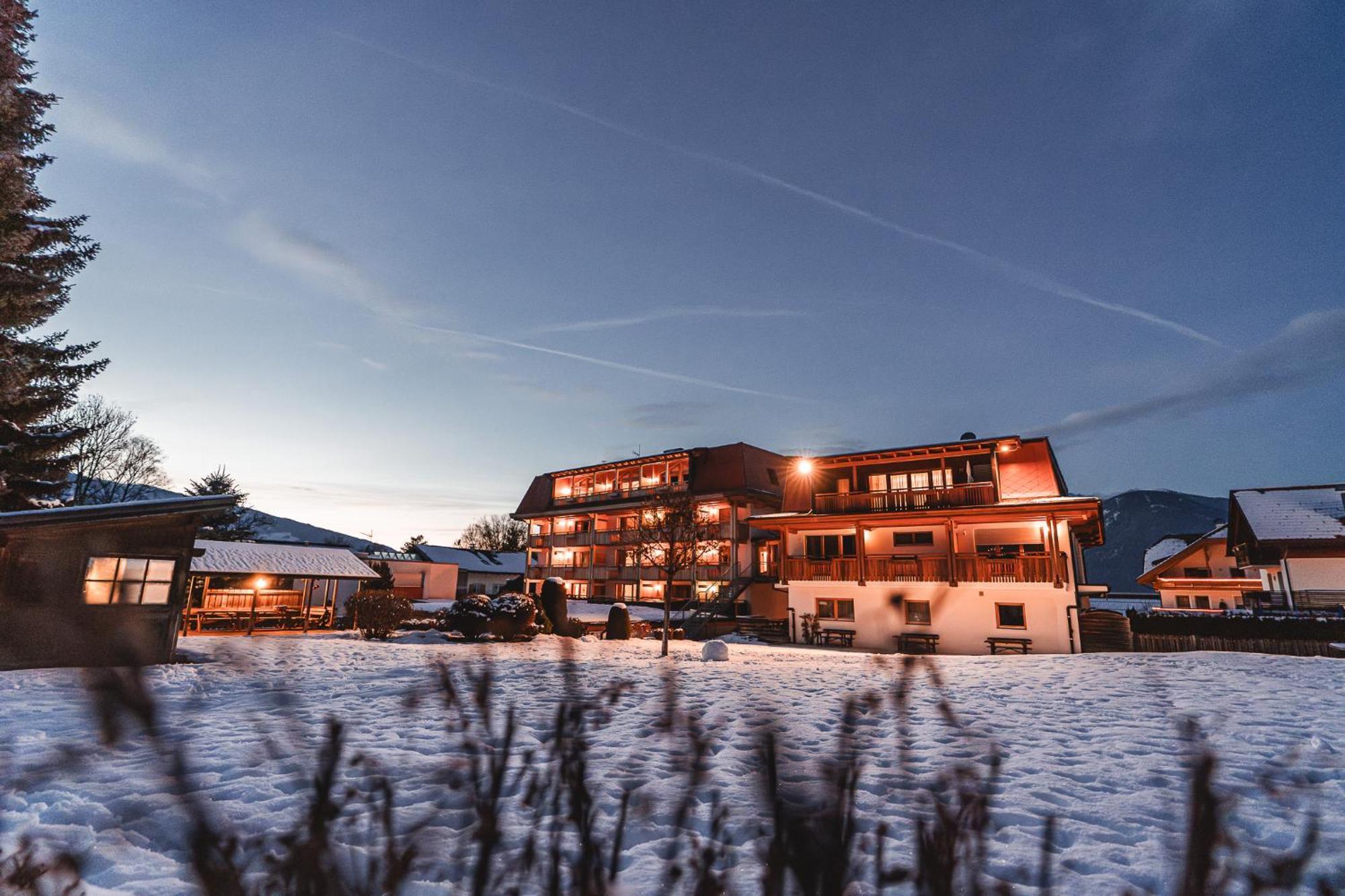 Hotel Reischach Brunico Exterior photo