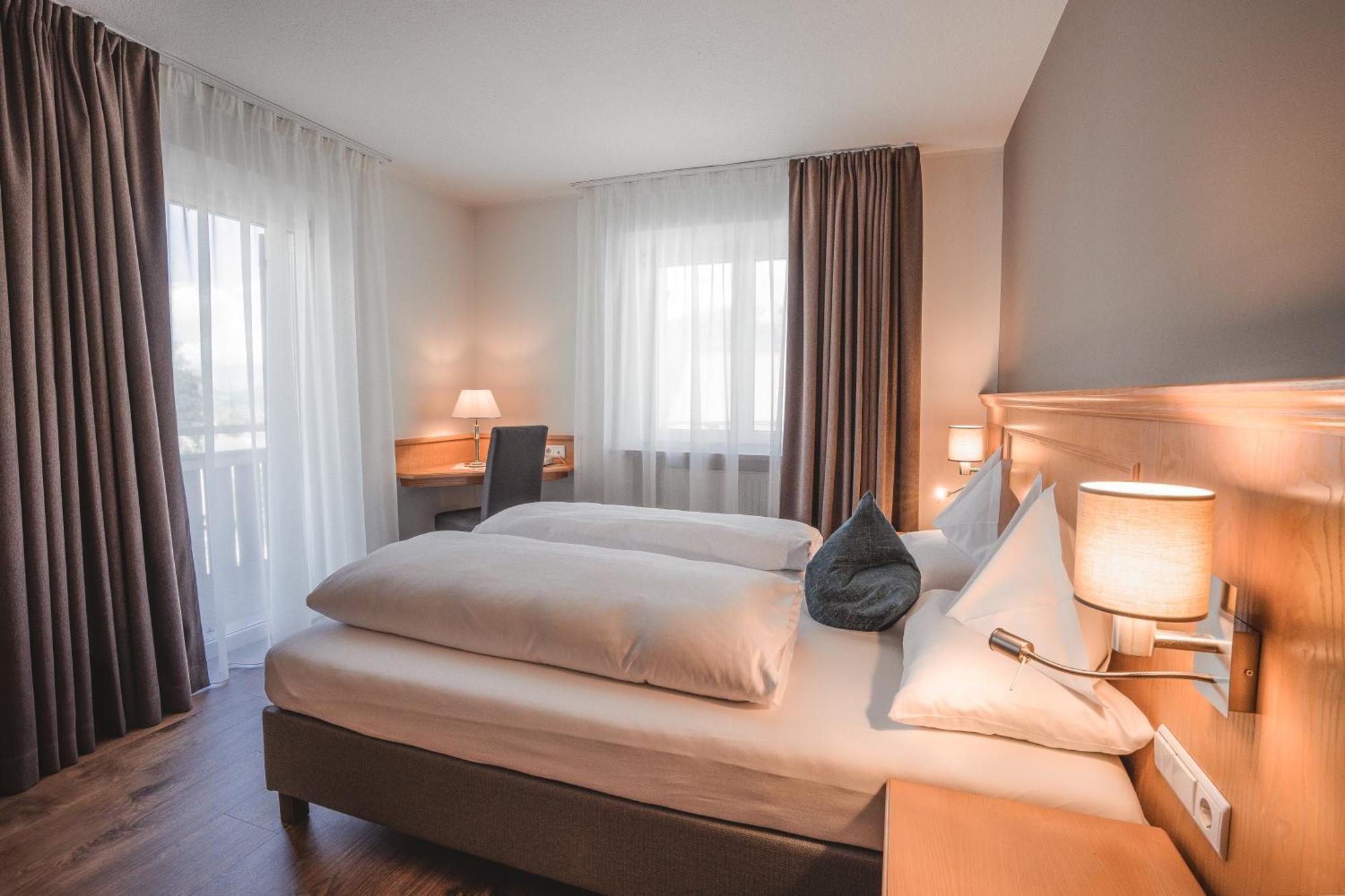 Hotel Reischach Brunico Exterior photo