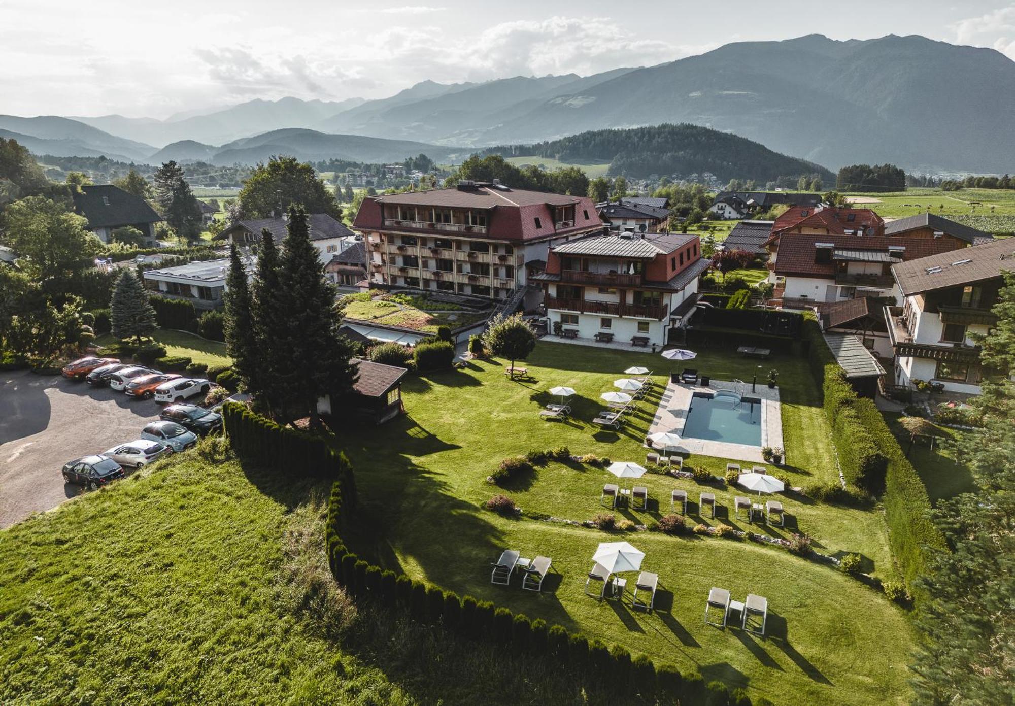 Hotel Reischach Brunico Exterior photo